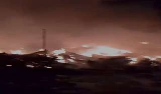 حريق هائل بمنطقة الزرائب في البراجيل وقوات الحماية المدنية تحاول السيطرة