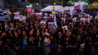 اسرائيل تشتعل .. مظاهرات في تل أبيب ضد حكومة الاحتلال واشتباكات مع الشرطة
