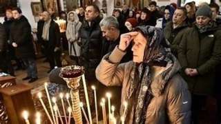 عيد الميلاد في أوكرانيا.. فرحة مغطاة بحزن الحرب وآثارها المدمرة