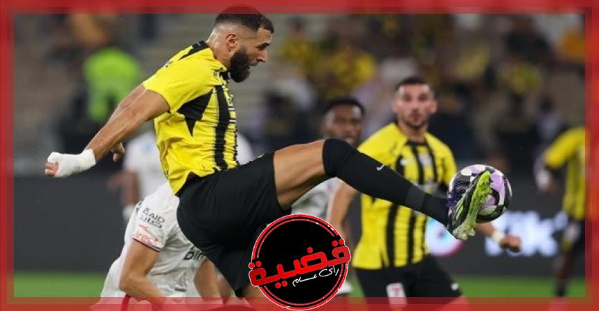 بنزيما في مباراة اتحاد جدة ضد الرائد