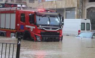 المنخفض الجوي عقد عمليات الدفاع المدني للبحث عن رفات الشهداء